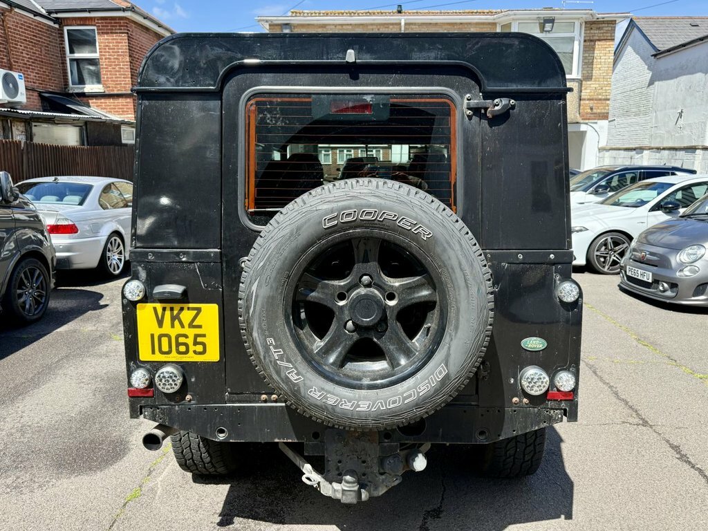 Land Rover Defender 2.4L County Black #6