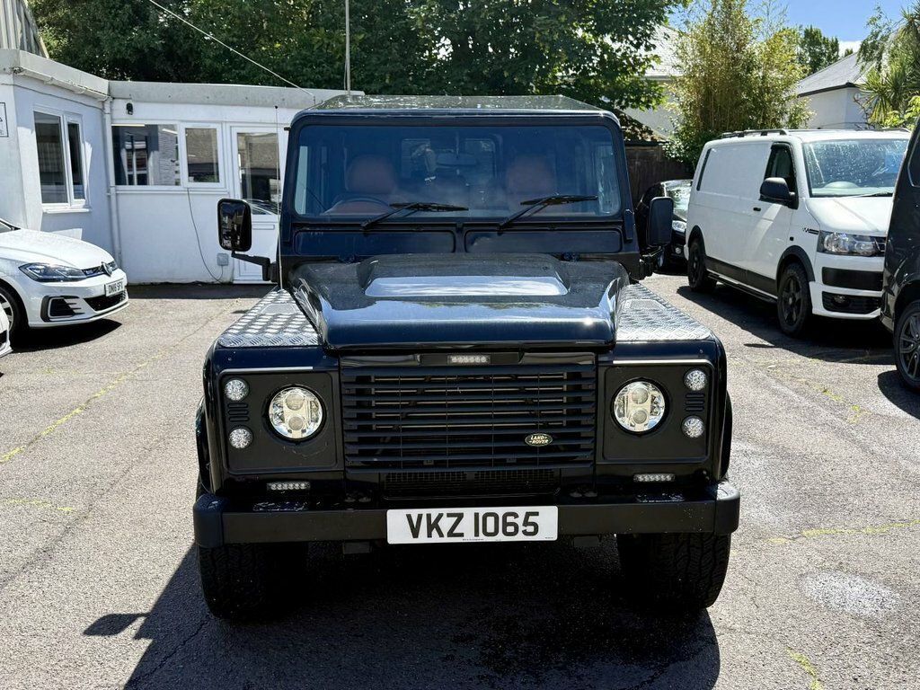 Land Rover Defender 2.4L County Black #5