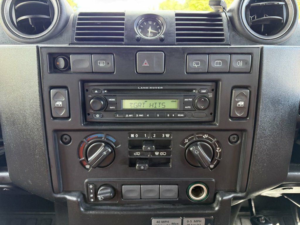 Land Rover Defender Station Wagon Tdci White #17