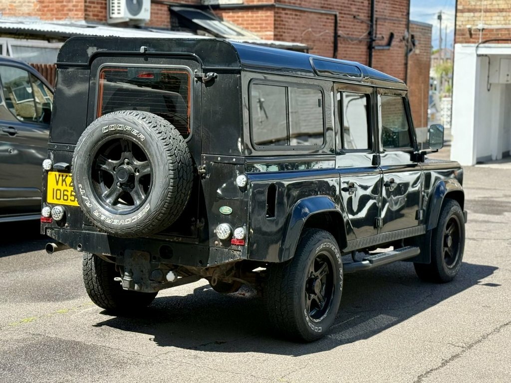 Land Rover Defender 2.4L County Black #3