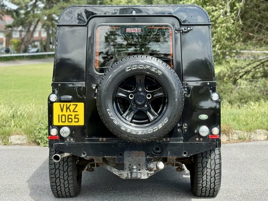 Land Rover Defender 2.4L County Black #4