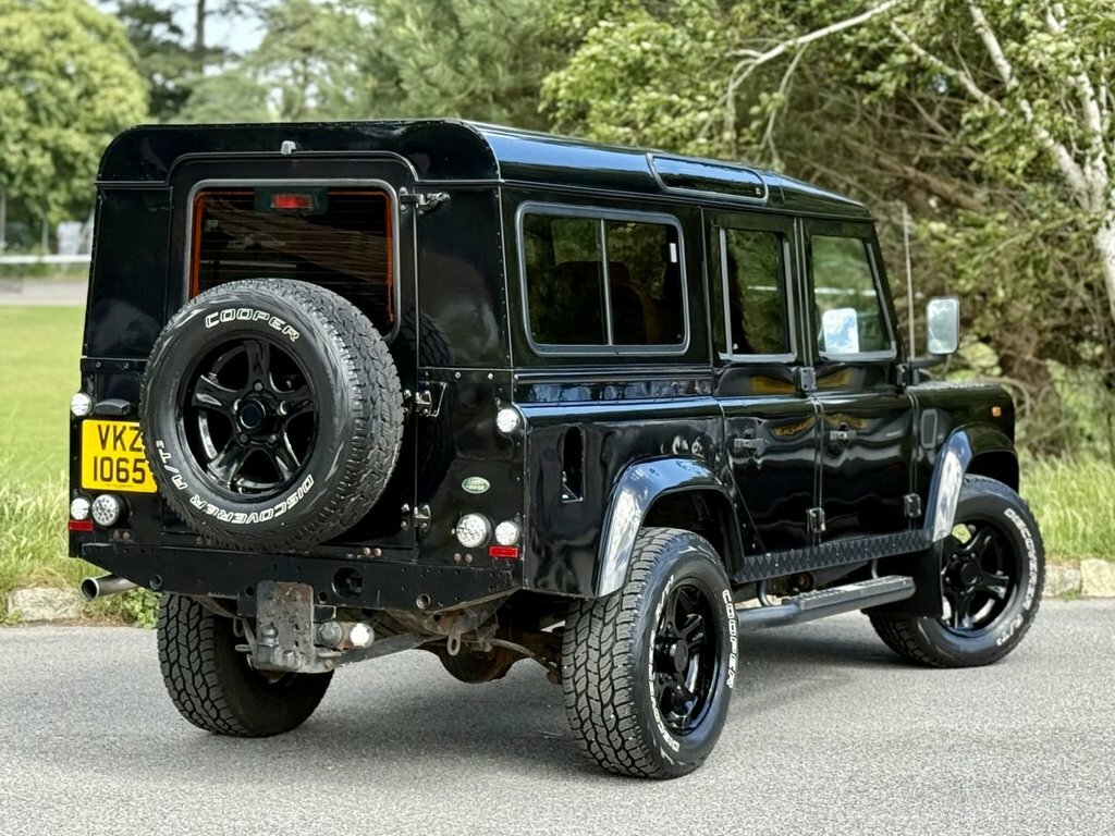 Land Rover Defender 2.4L County Black #3