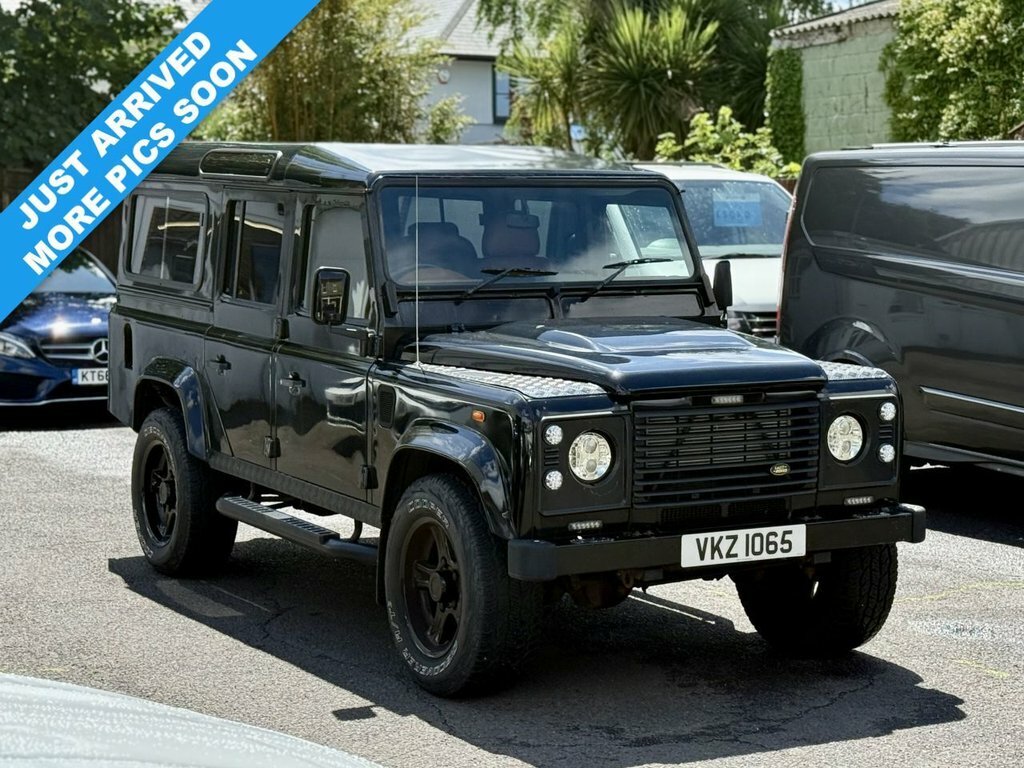 Land Rover Defender 2.4L County Black