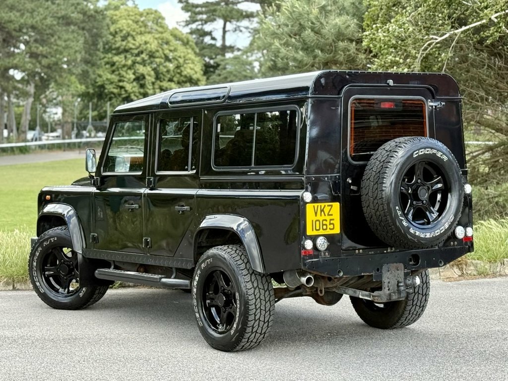 Land Rover Defender 2.4L County Black #5