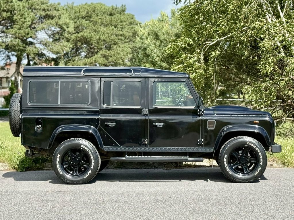 Land Rover Defender 2.4L County Black #2