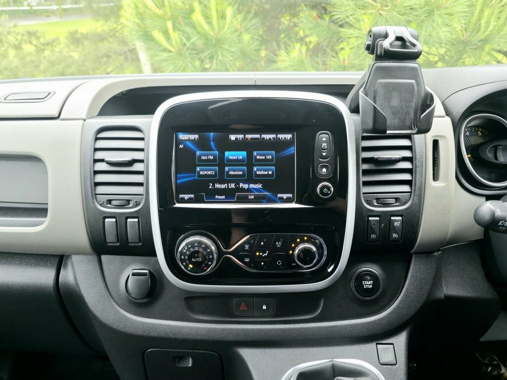 Renault Trafic Panel Van White #25