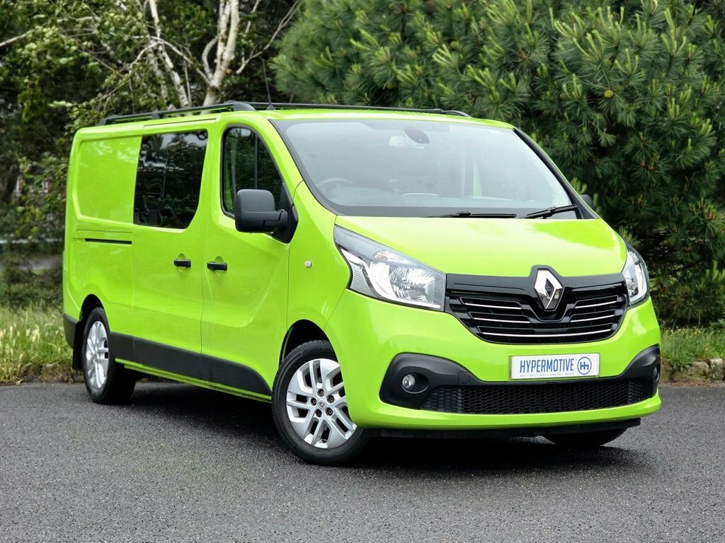 Renault Trafic Panel Van White #1