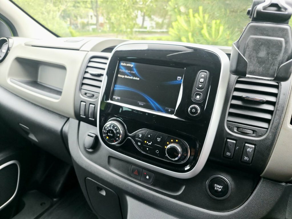 Renault Trafic Panel Van White #30