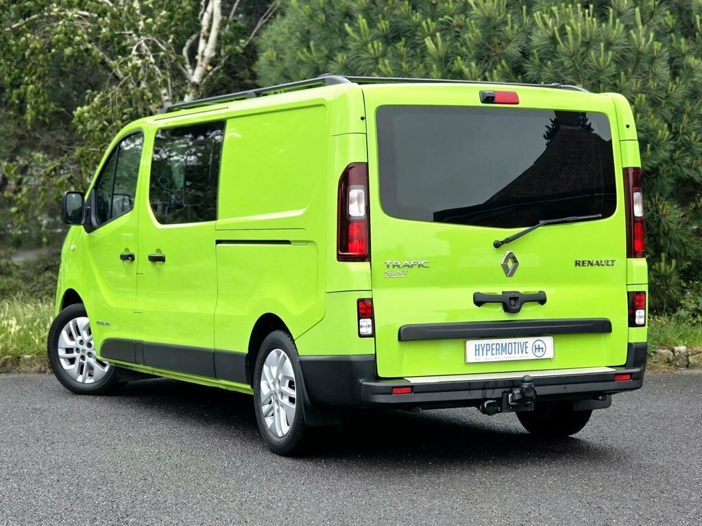 Renault Trafic Panel Van White #6