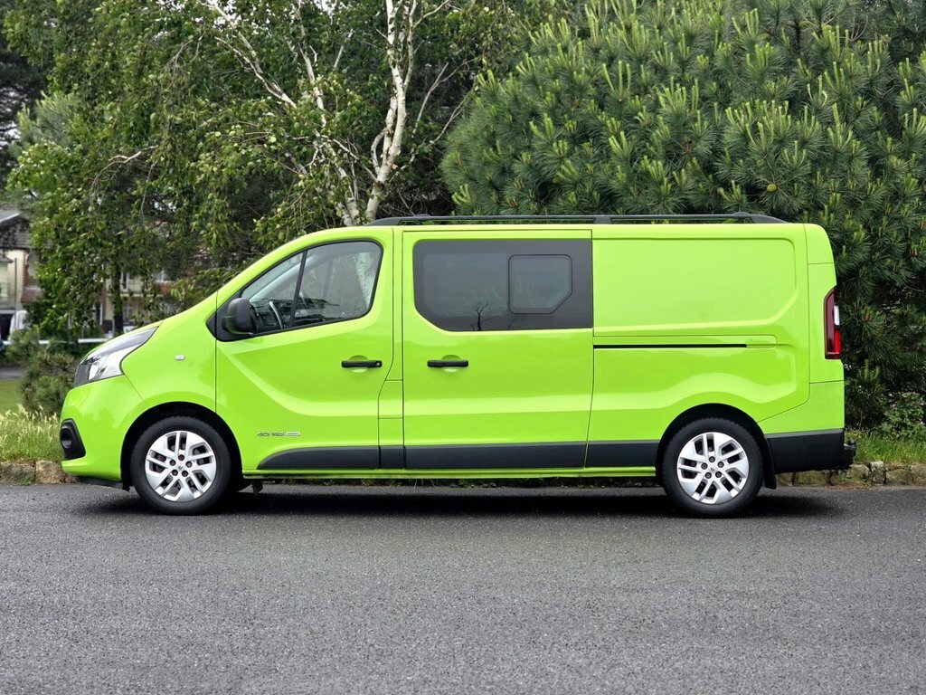Renault Trafic Panel Van White #7