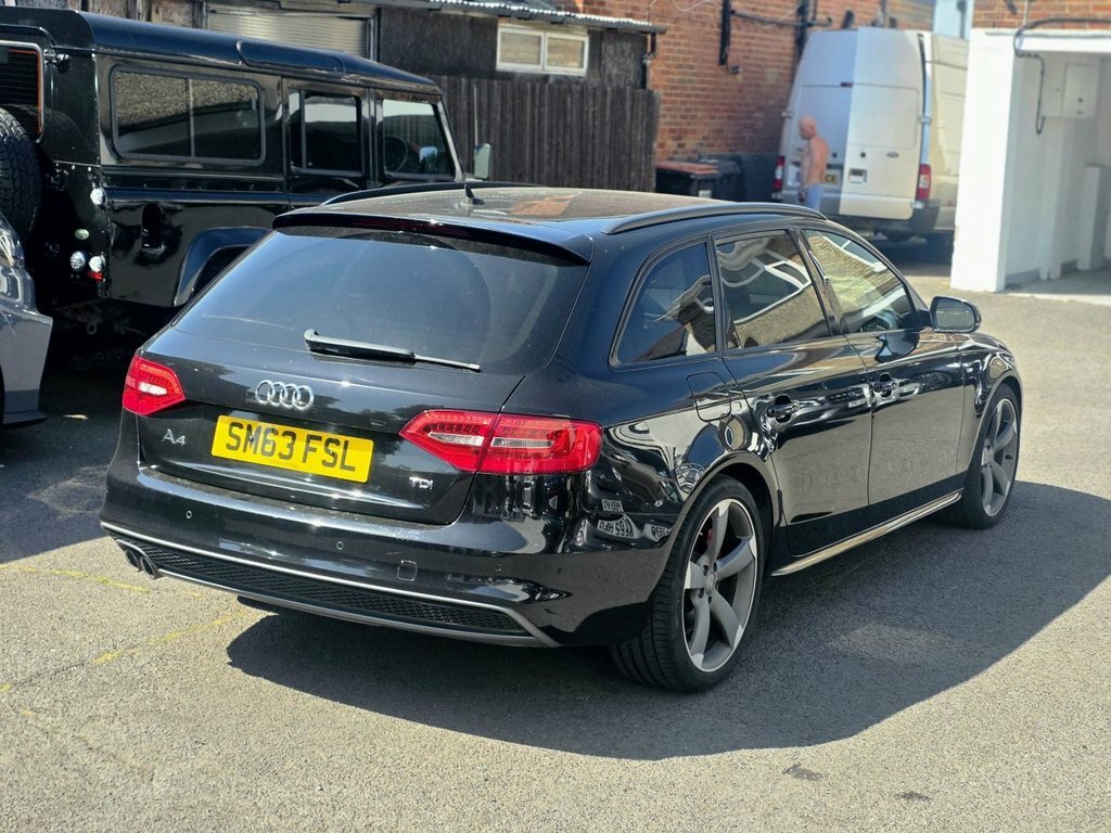 Audi A4 Avant 2L Black Edition Black #2