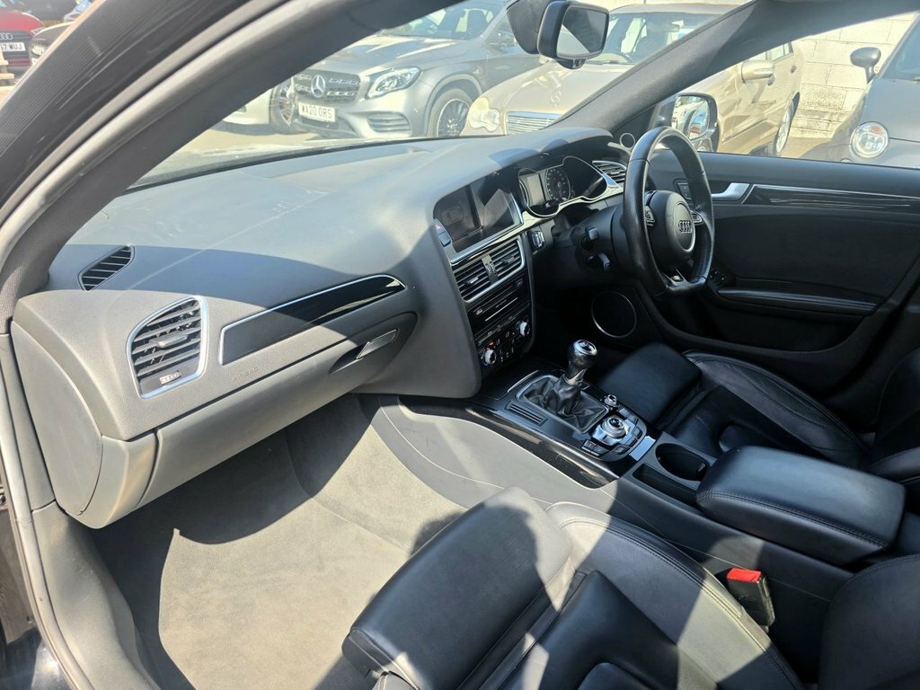 Audi A4 Avant 2L Black Edition Black #5