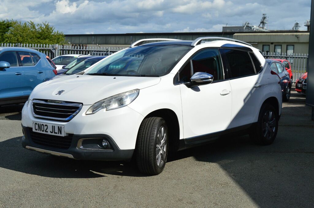 Peugeot e-2008 Allure Brown #4
