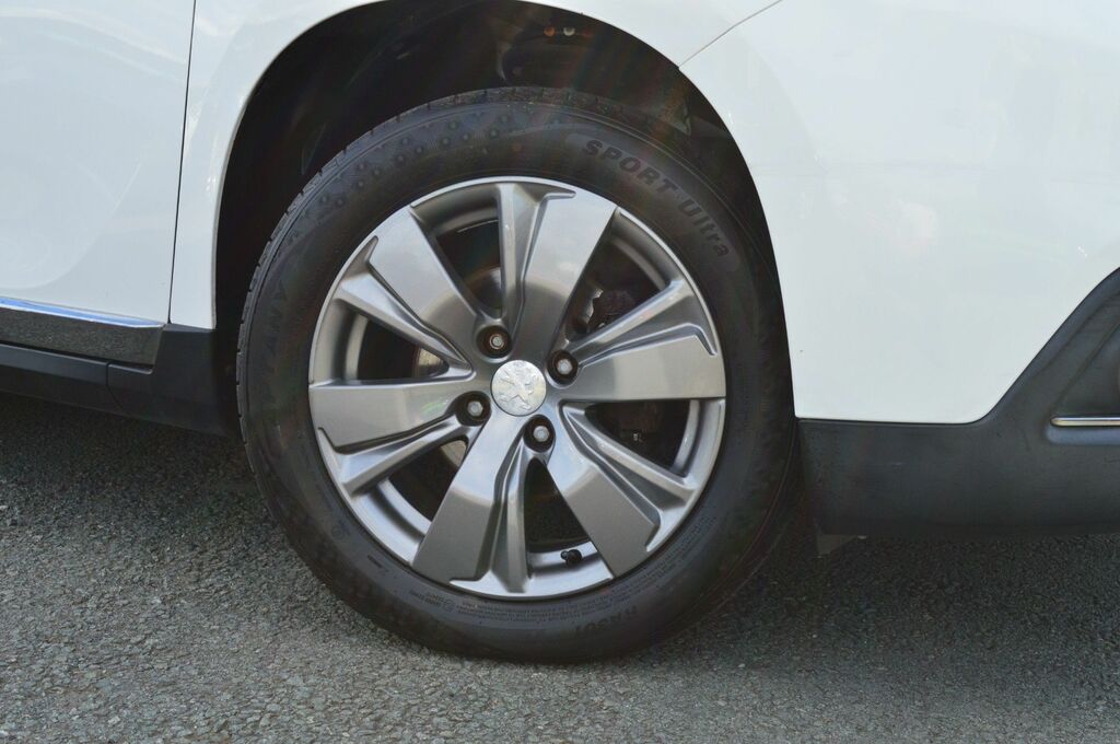 Peugeot e-2008 Allure Brown #10