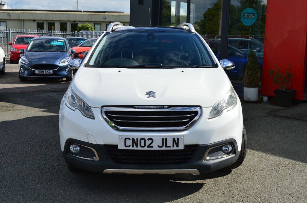 Peugeot e-2008 Allure Brown #3