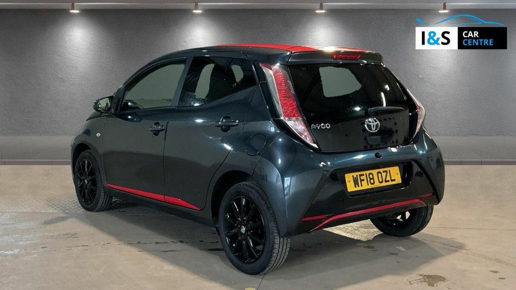 Toyota Aygo Vvt-i X-press Hatchback WF18OZL Grey #4