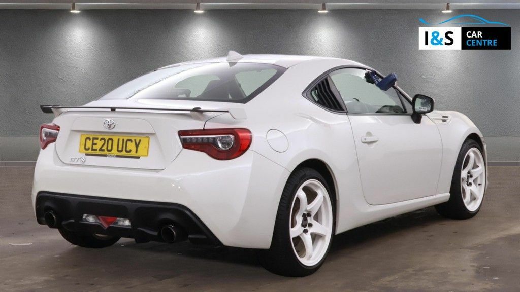 Toyota GT86 Boxer D-4s Pro Coupe White #4