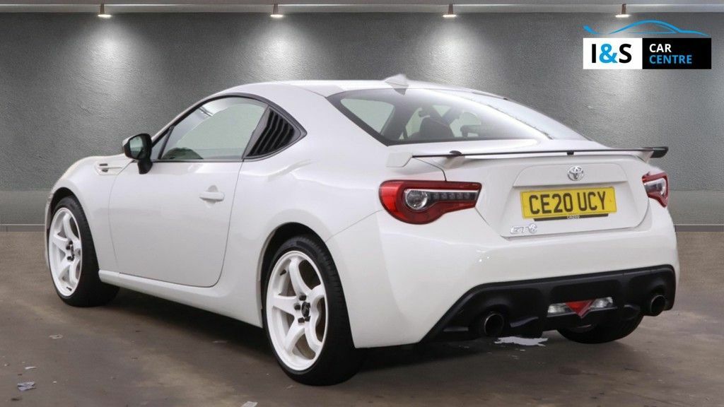 Toyota GT86 Boxer D-4s Pro Coupe White #3