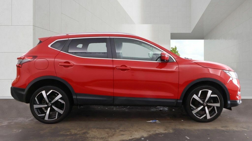 Nissan Qashqai Dci Tekna Suv SL69YTU Red