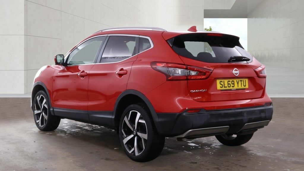 Nissan Qashqai Dci Tekna Suv SL69YTU Red #3