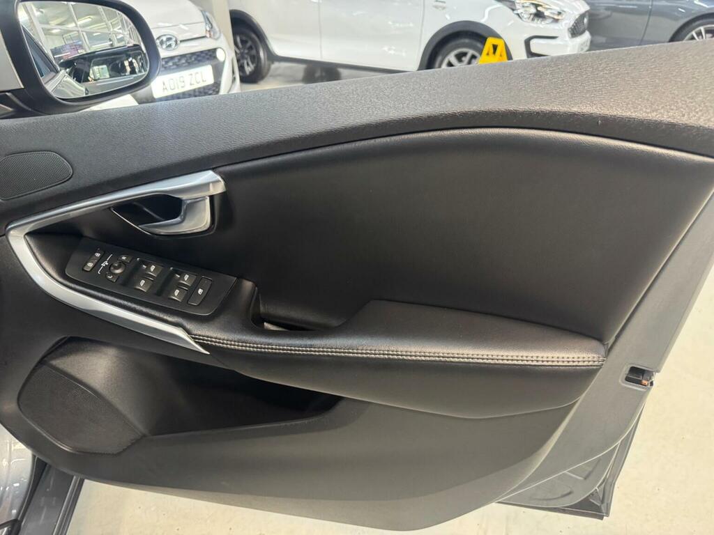 Volvo V40 T3 Cross Country Nav Plus Silver #21