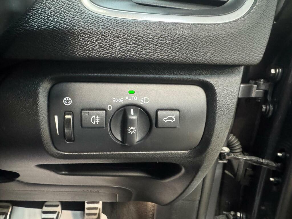 Volvo V40 T3 Cross Country Nav Plus Silver #24