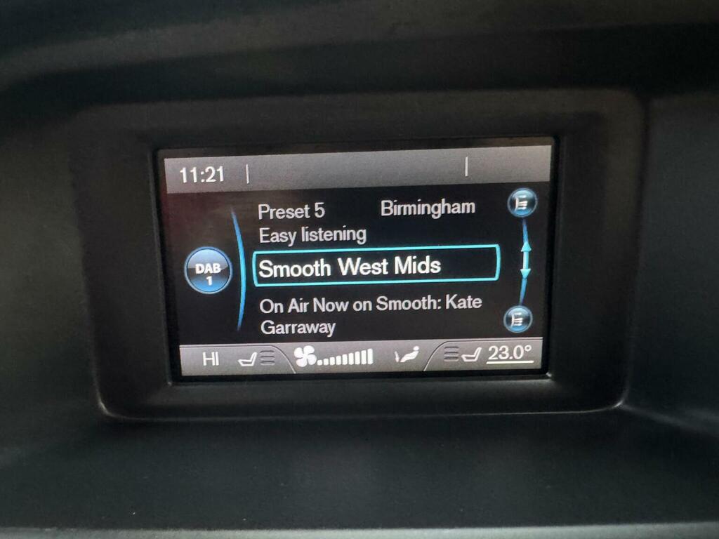 Volvo V40 T3 Cross Country Nav Plus Silver #26