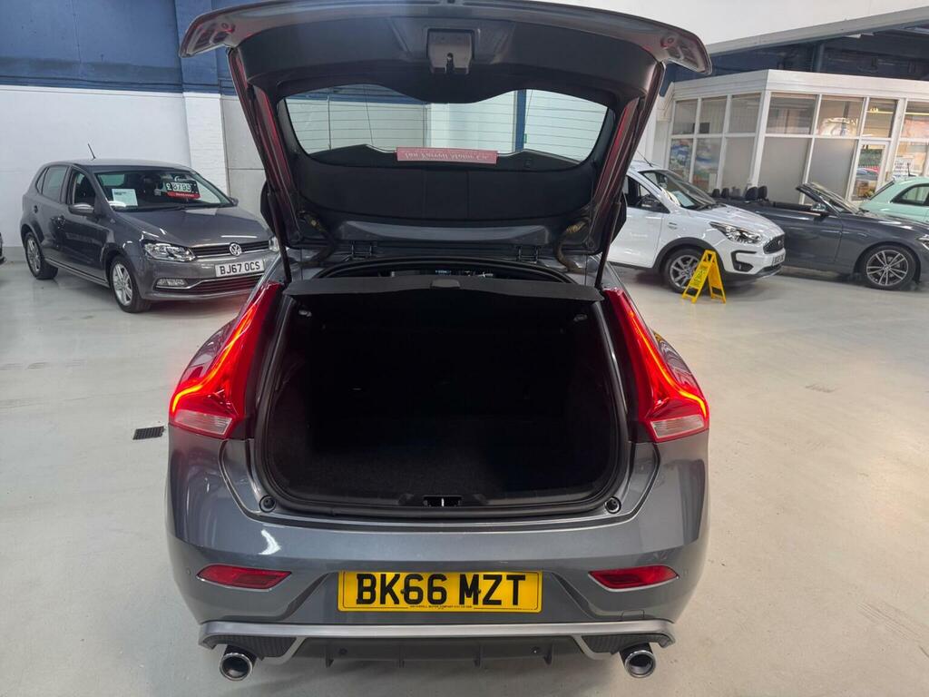 Volvo V40 T3 Cross Country Nav Plus Silver #8