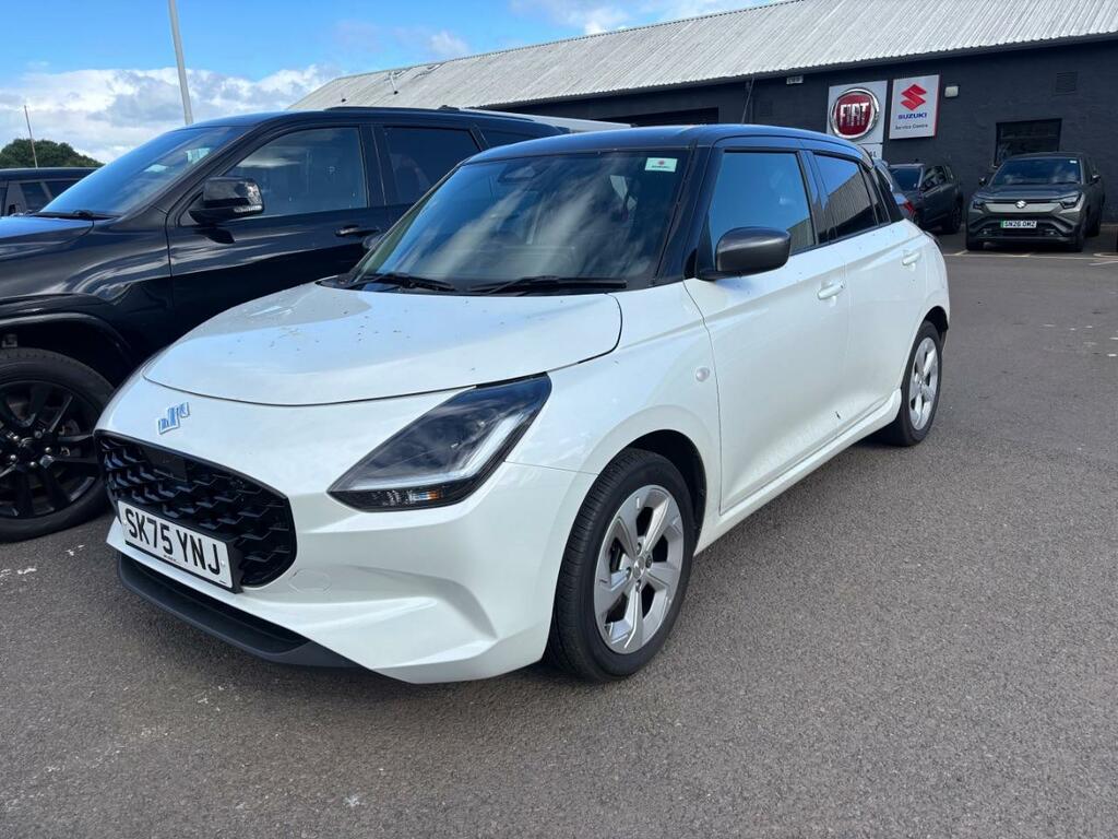 Suzuki Swift 1.2 Mild Hybrid Motion White