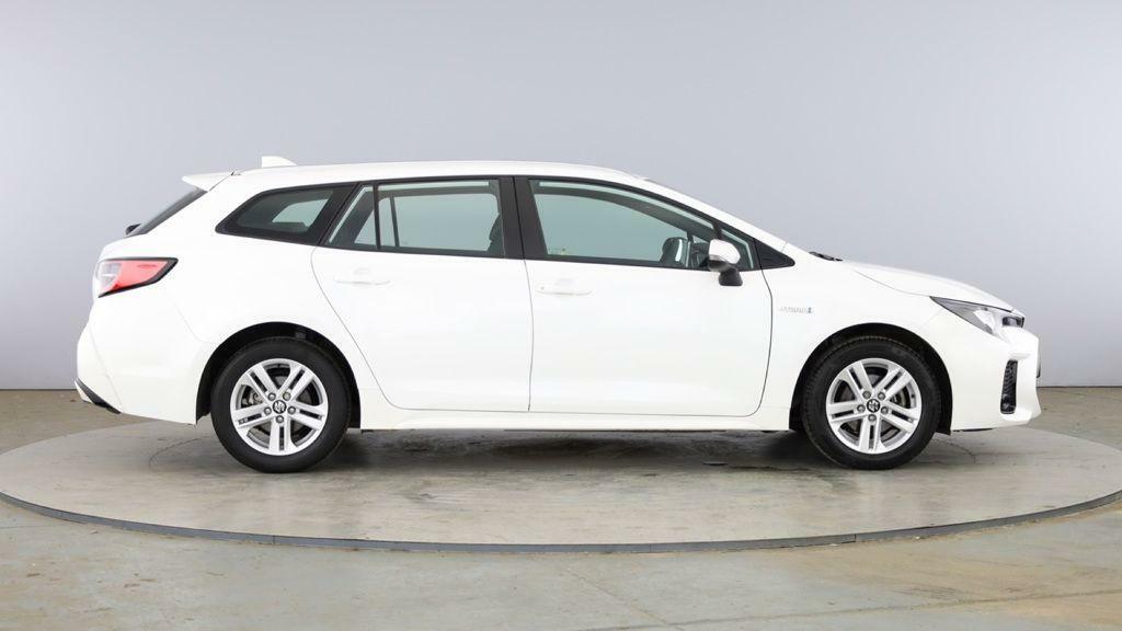Suzuki Swace 1.8 Hybrid Motion Cvt KR25EGV White #5