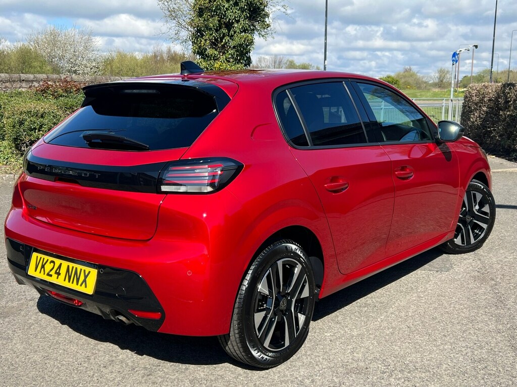Peugeot 208 1.2 Puretech 100 Allure VK24NNX Red #2