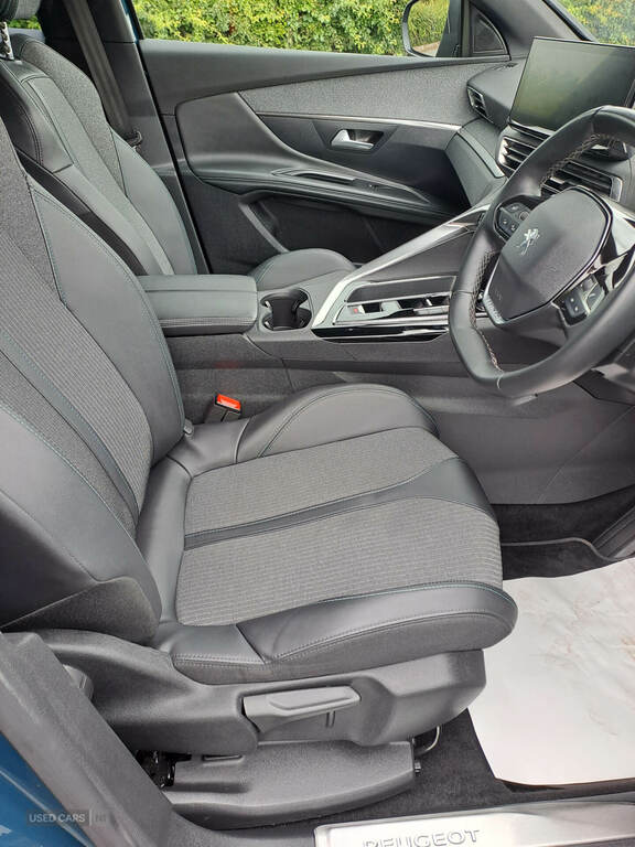 Peugeot 3008 1.5 Bluehdi Allure Premium Eat8 NU23OFB Blue #5