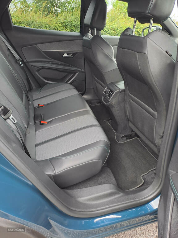 Peugeot 3008 1.5 Bluehdi Allure Premium Eat8 NU23OFB Blue #4