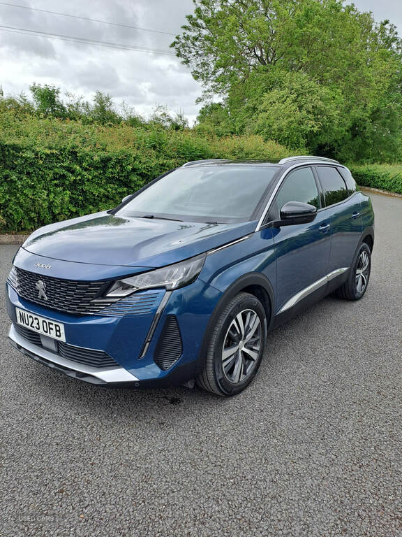 Peugeot 3008 1.5 Bluehdi Allure Premium Eat8 NU23OFB Blue #2