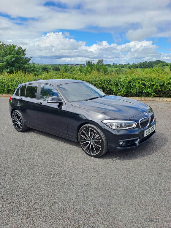 BMW 1 Series 116D Se Business Nav Servotronic DSZ3081 Black