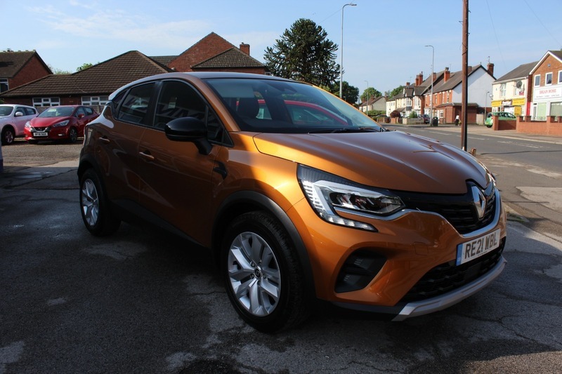 Renault Captur Play Tce RE21WBL Orange #3