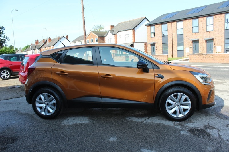 Renault Captur Play Tce RE21WBL Orange #4