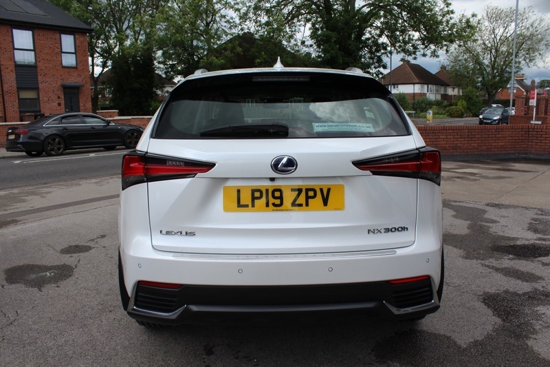Lexus NX 2.5 300H Suv White #6