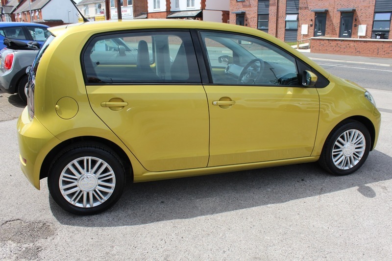 Volkswagen Up 1.0 Move Up Five Yellow #6