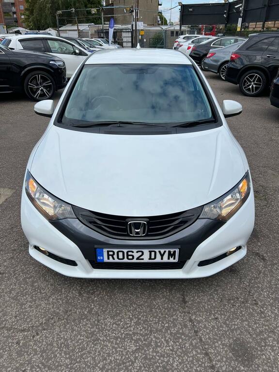 Honda Civic 1.8 I-vtec Es Euro 5 White #4