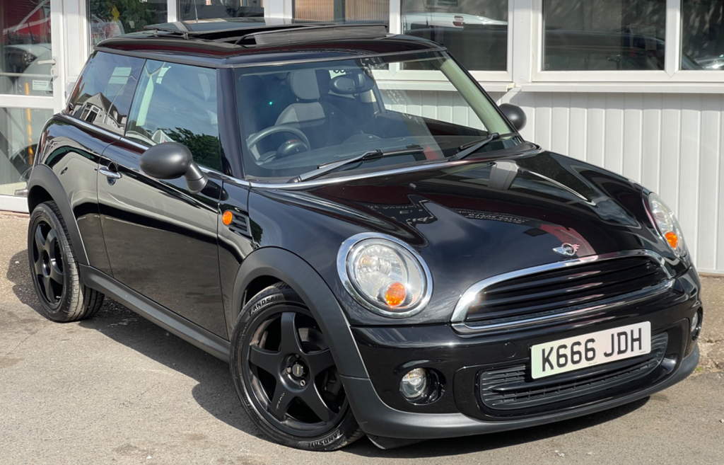 Mini Hatch 1.6 One Hatchback Steptronic Euro 5 98 Black #2