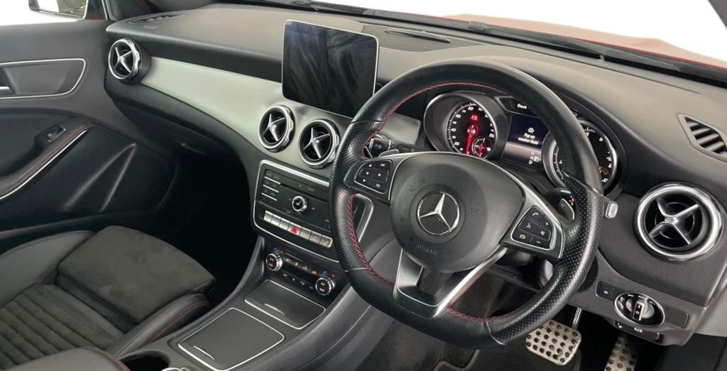 Mercedes-Benz GLA Class 1.6 Amg Line Edition Suv 7G-dct Euro 6 HJ69FEX Red #6