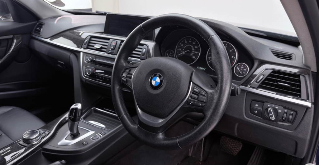 BMW 3 Series 2.0 Luxury Touring Euro 5 Ss 1 CA14KCV Blue #5