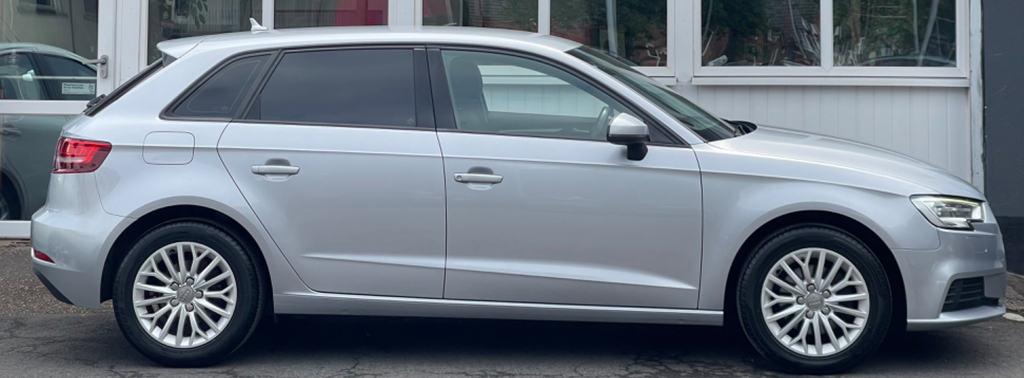 Audi A3 1.6 Tdi Se Technik Sportback S Tronic E RJ18YDF Silver #4