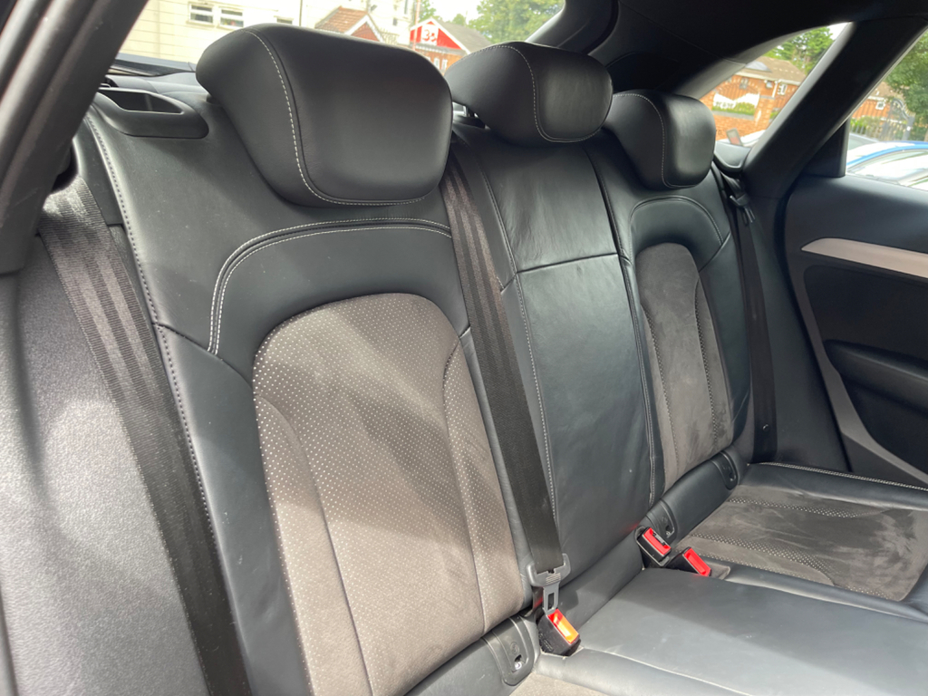 Audi Q3 2.0 Tdi Sport Black #17