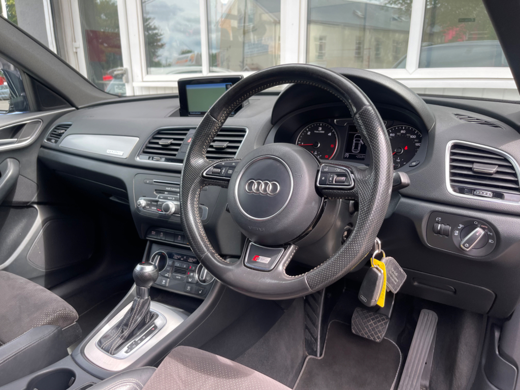 Audi Q3 2.0 Tdi Sport Black #10