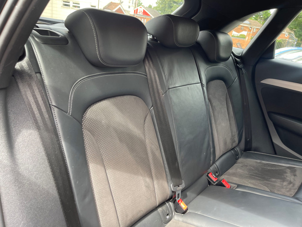 Audi Q3 2.0 Tdi Sport Black #16
