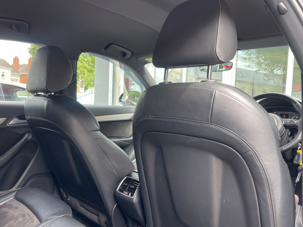 Audi Q3 2.0 Tdi Sport Black #13