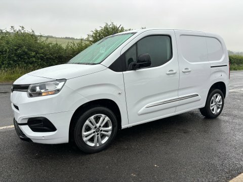 Toyota Proace City L1 Design 100 White