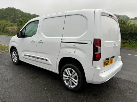 Toyota Proace City L1 Design 100 White #6